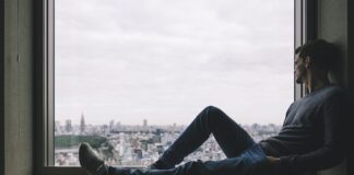 Jak ozdobić małe okno? Jak ozdobić małe okno?