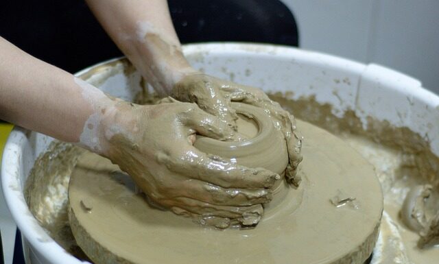 Z czego lepić figurki na tort? Z czego lepić figurki na tort?